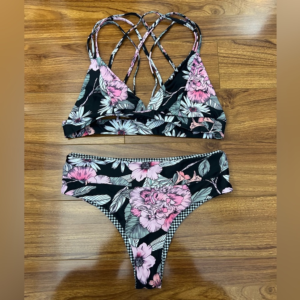 Kulani Kinis Bikini Set
